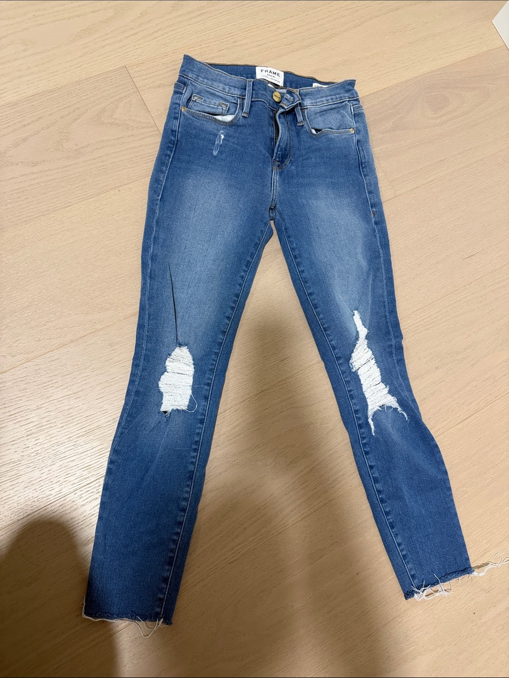 Frame Denim Distressed Skinny Jeans in Medium Blue